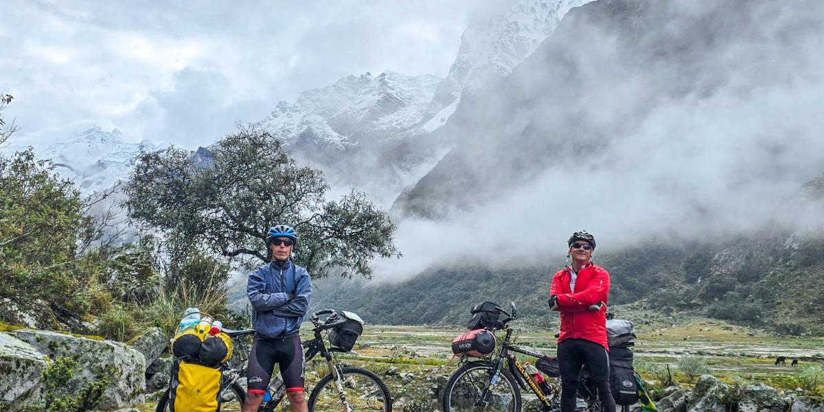 Morador de Itanhaém se desafia e enfrenta montanhas com quase 5 mil metros de altitude em expedição de bicicleta no Peru