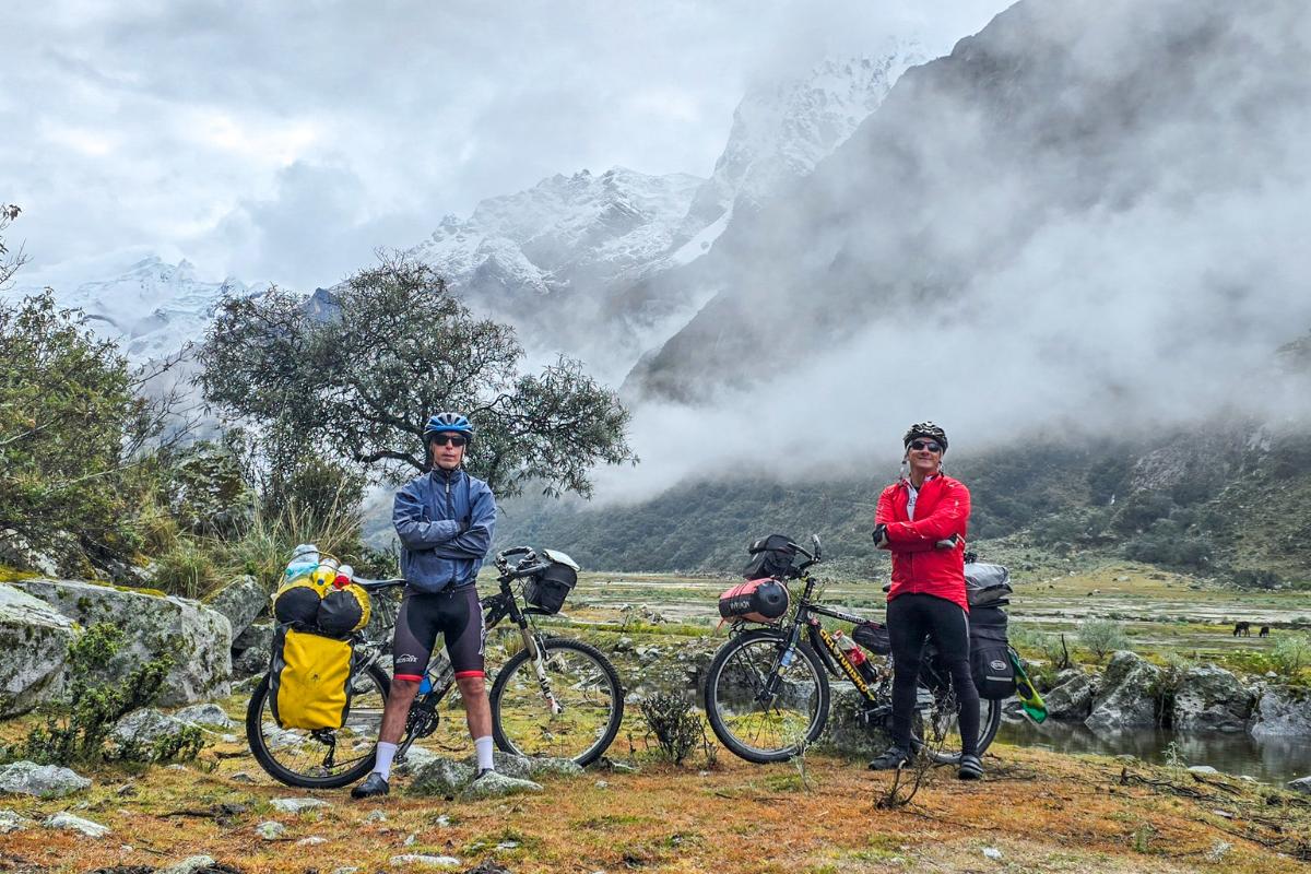 Morador de Itanhaém se desafia e enfrenta montanhas com quase 5 mil metros de altitude em expedição de bicicleta no Peru