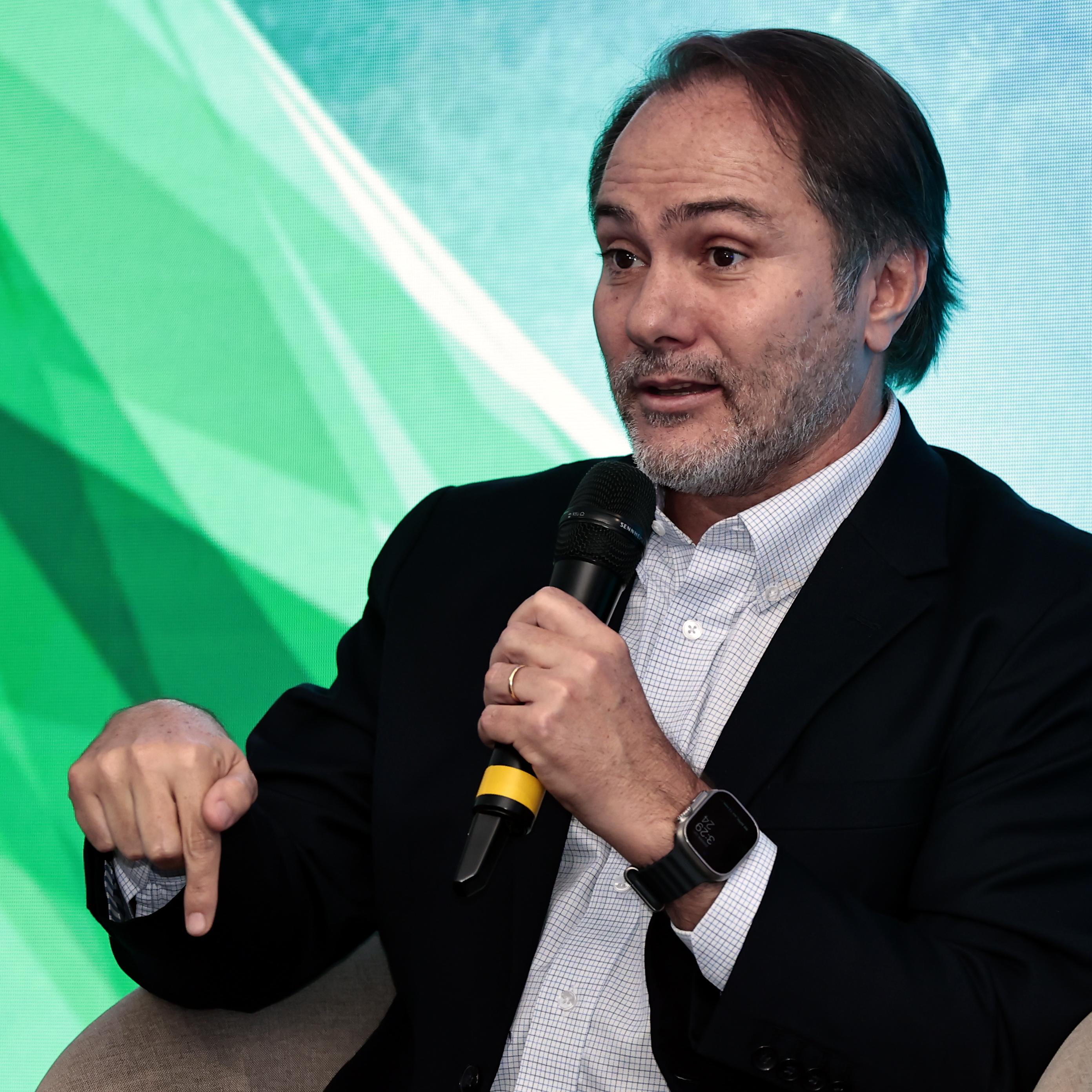 "Dentro desse montante, há investimentos já contratados e em execução, e obras emblemáticas”