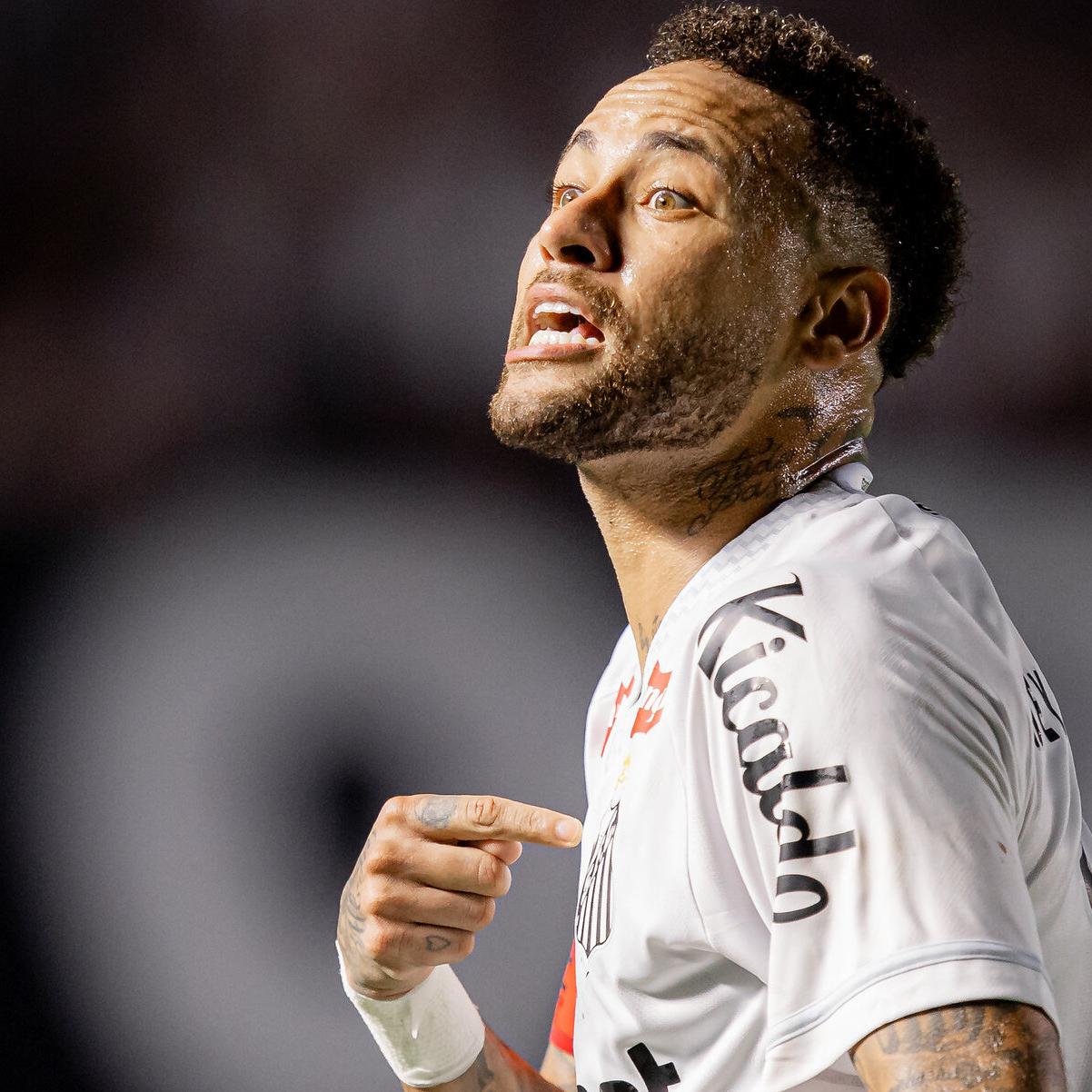 A volta de Neymar, que foi decisivo contra o Vasco, é esperança para o Santos voltar a vencer