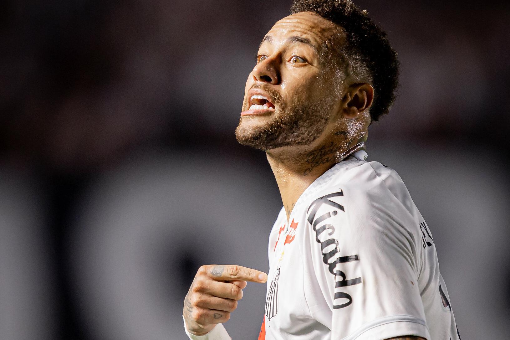 A volta de Neymar, que foi decisivo contra o Vasco, é esperança para o Santos voltar a vencer