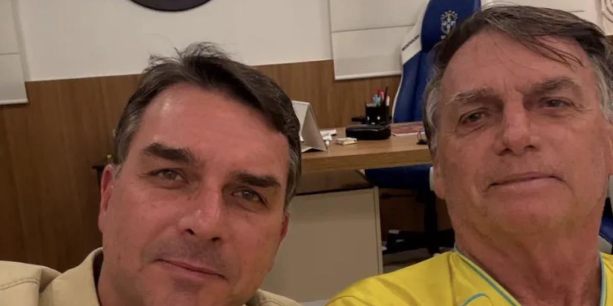 Flávio Bolsonaro sobre Jair: aparência continua abatida, e a voz está enfraquecida