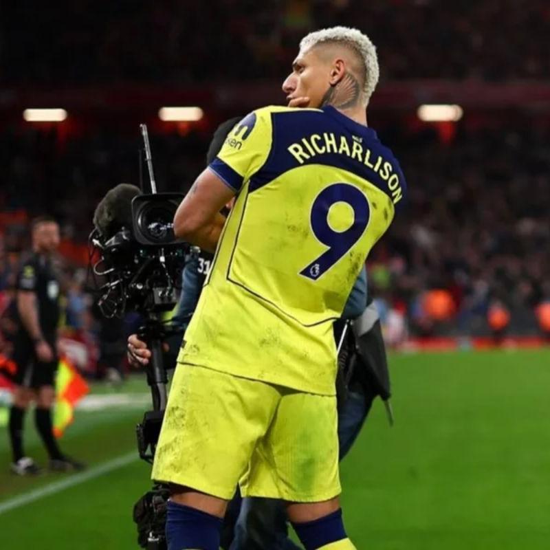 Richarlison marca no final da partida e Tottenham arranca empate contra o Liverpool