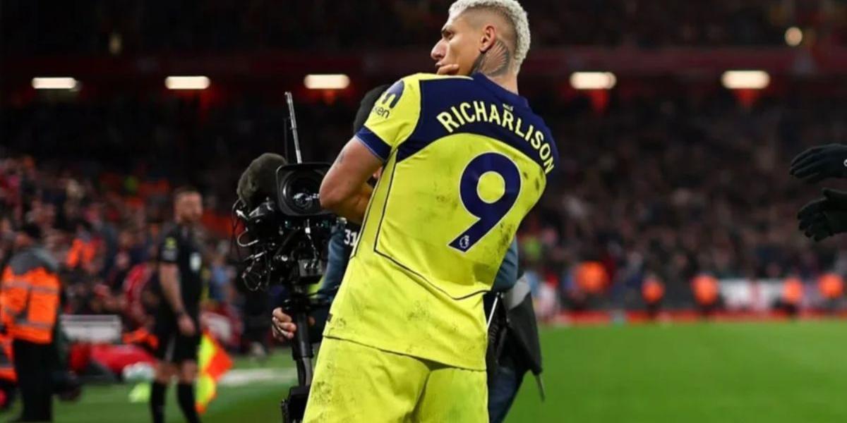 Richarlison marca no final da partida e Tottenham arranca empate contra o Liverpool
