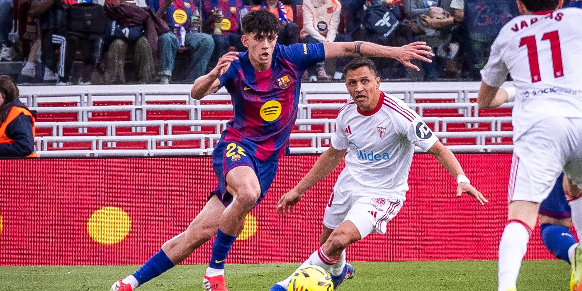 Com três gols de Raphinha, Barcelona goleia o Sevilla e retoma vantagem sobre o Real em La Liga