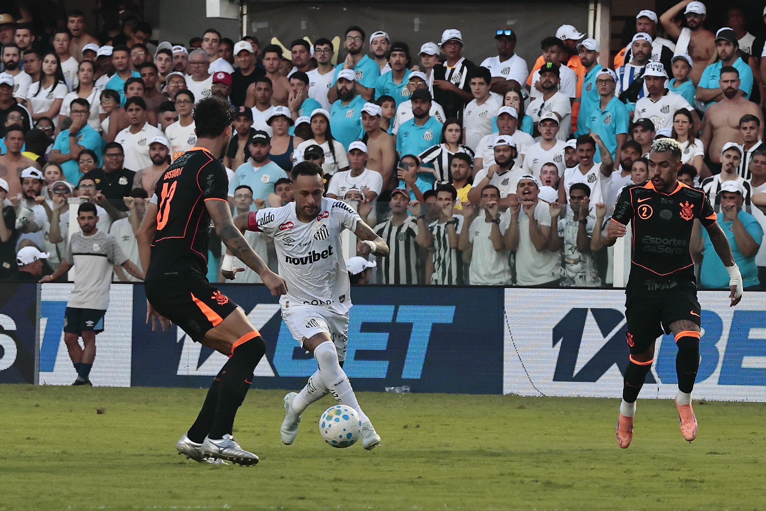 Neymar admite expectativa por seleção e reclama do gramado da Vila Belmiro