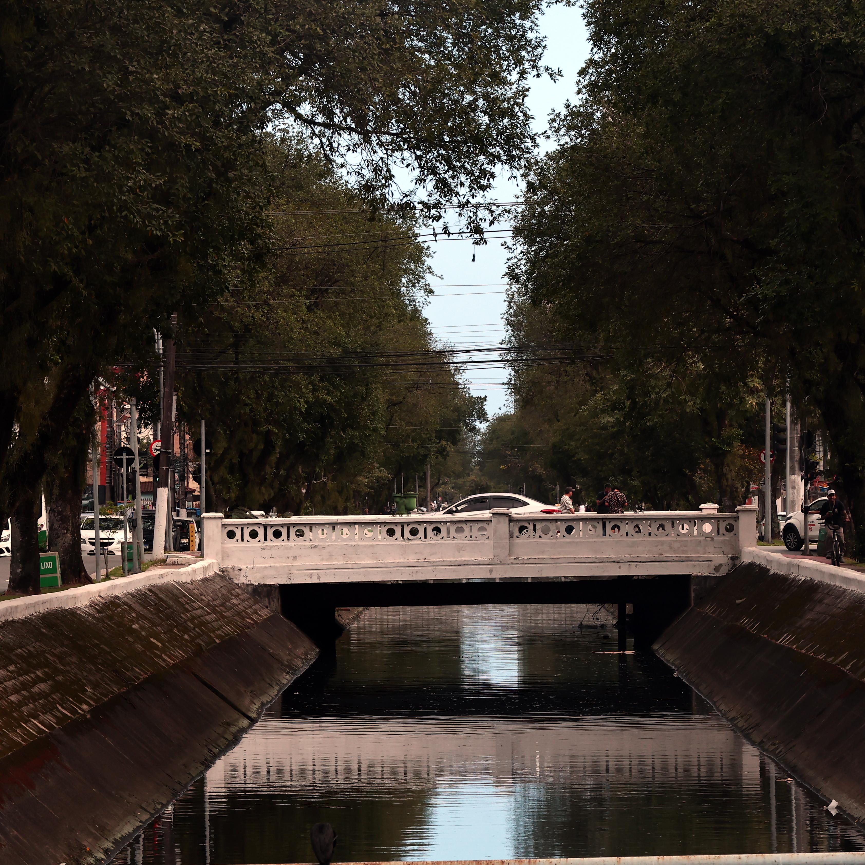 Para leitor,  recuperar a qualidade das águas dos canais, que sofreu efetiva piora desde meados de 2000, e reimplantar adequada operação das comportas é recuperar a balneabilidade das praias