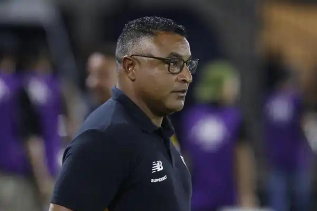 São Paulo vira sobre ‘freguês’ Red Bull Bragantino e mostra força como líder do Brasileirão