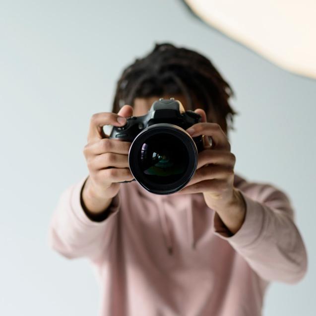 Muitos artistas deixam de acessar oportunidades por não terem portfólio profissional