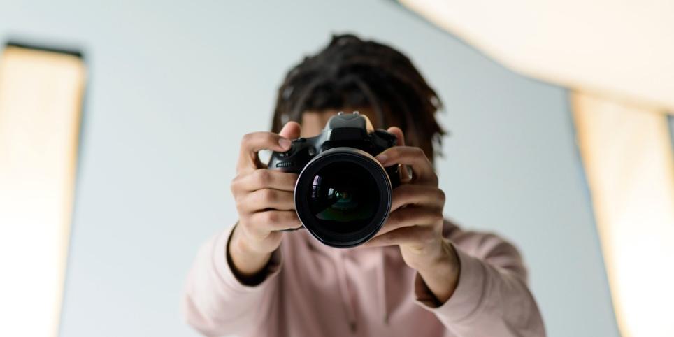 Muitos artistas deixam de acessar oportunidades por não terem portfólio profissional