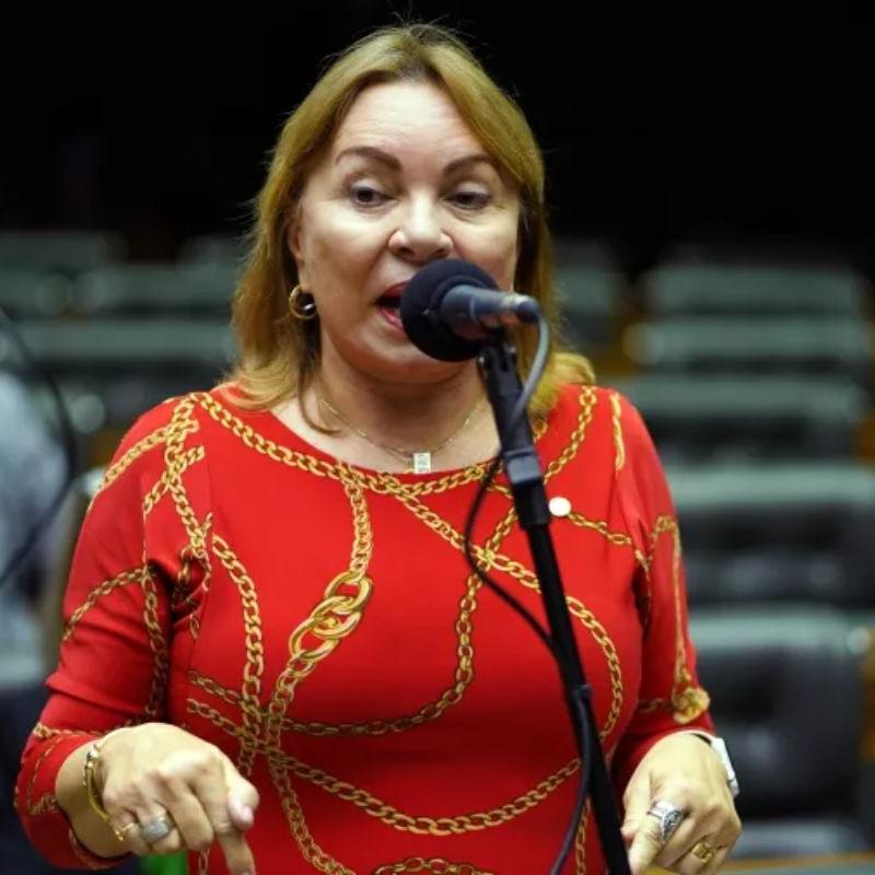 Quem é Gorete Pereira, deputada que usará tornozeleira após operação sobre fraudes no INSS