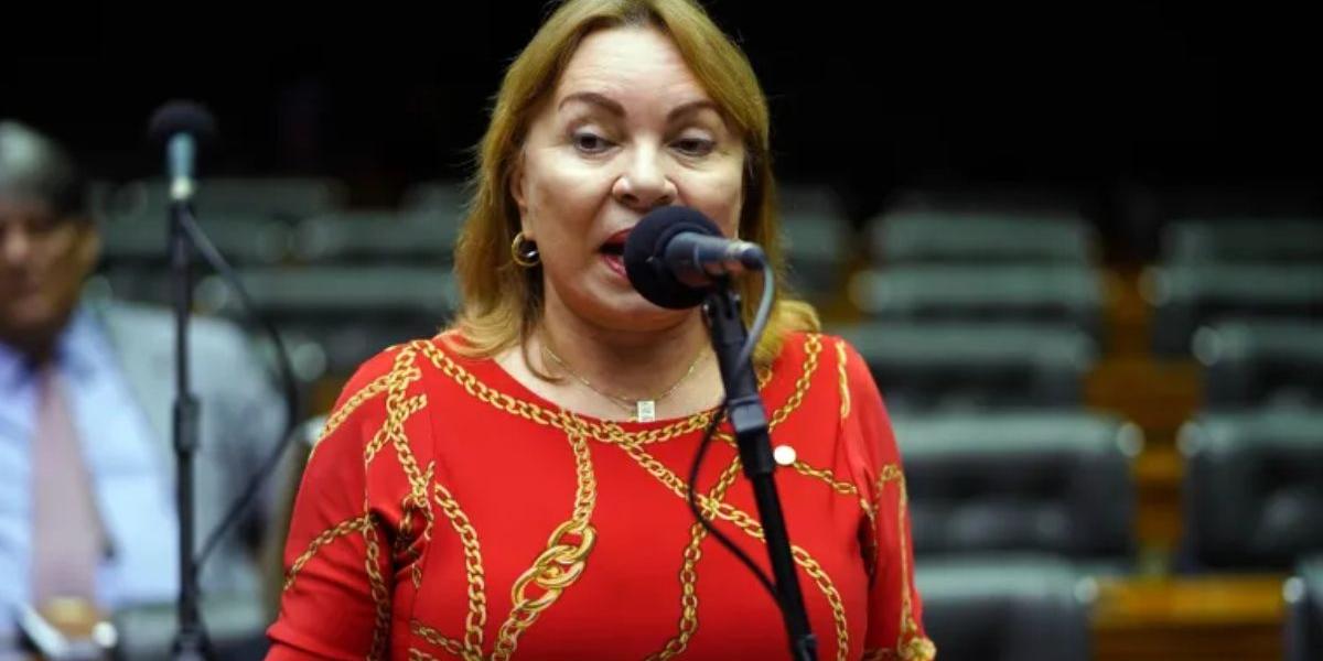 Quem é Gorete Pereira, deputada que usará tornozeleira após operação sobre fraudes no INSS