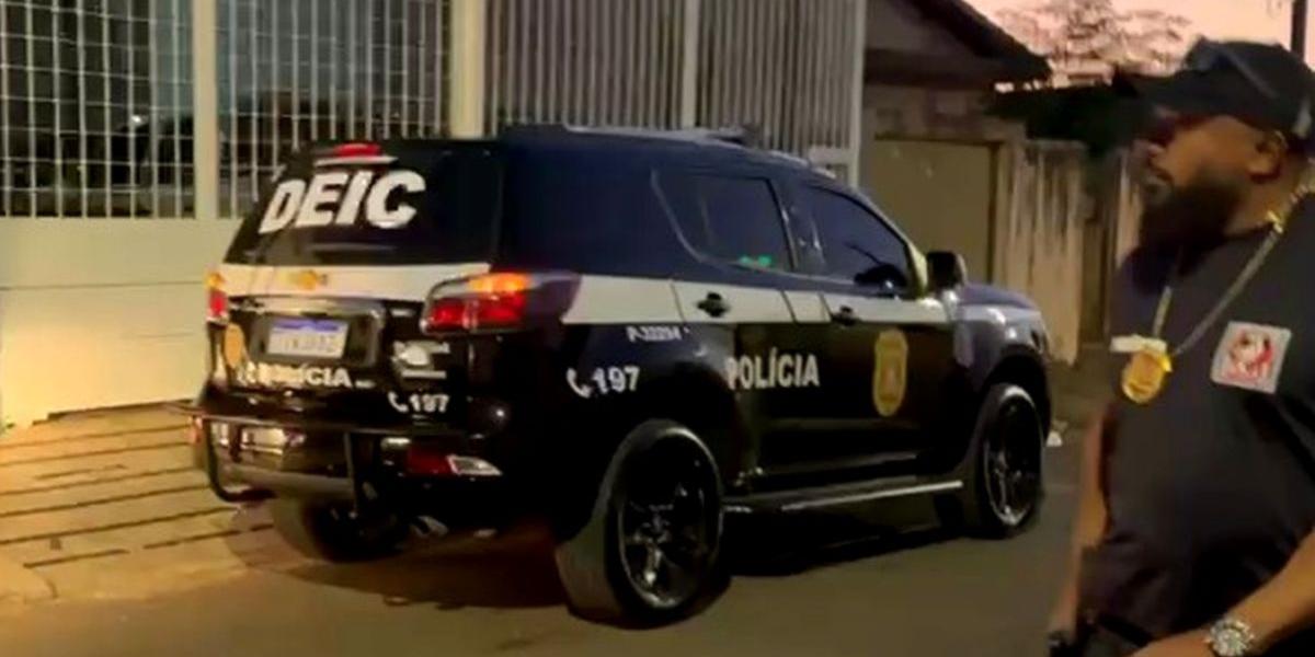 Quase 30 policiais civis cumprem os mandados de prisão e de busca e apreensão no interior de São Paulo