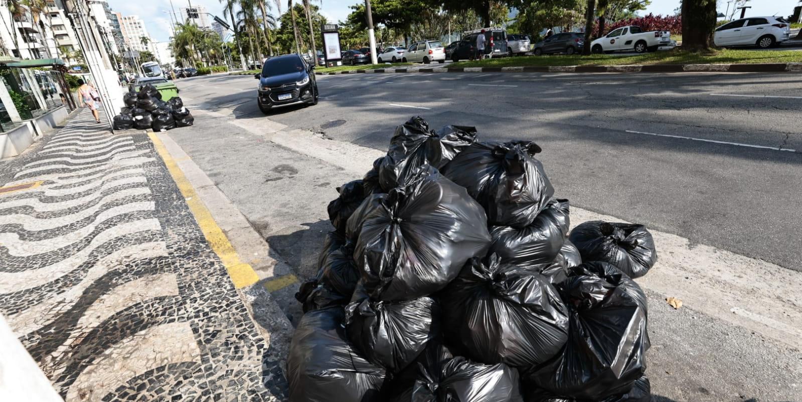 Em Santos, a varrição tem todos os trabalhadores de volta, e a coleta de lixo, 70%
