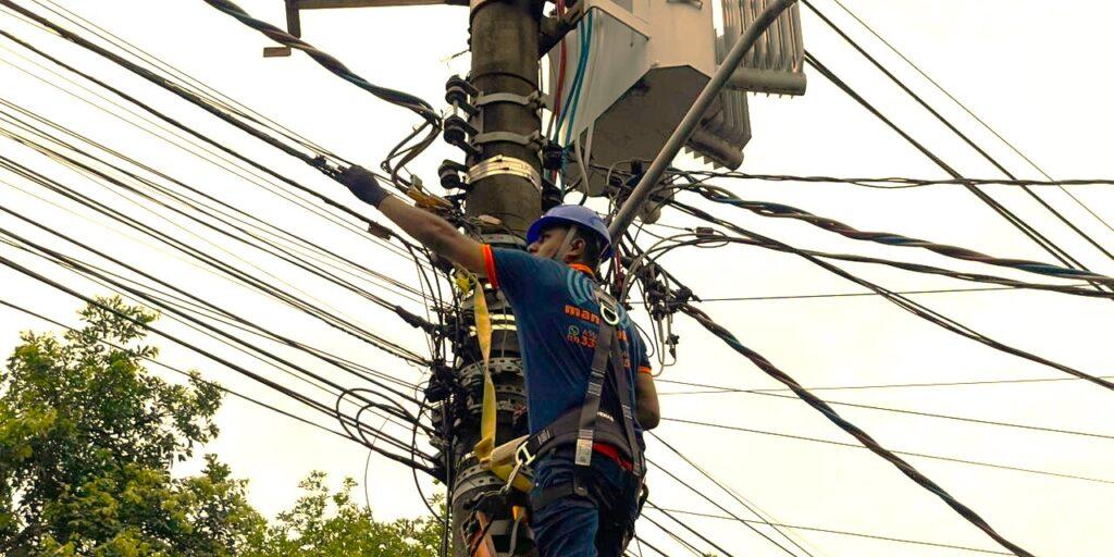 Trabalhos começam na região central, onde há mais cabos e maior circulação de pedestres e veículos