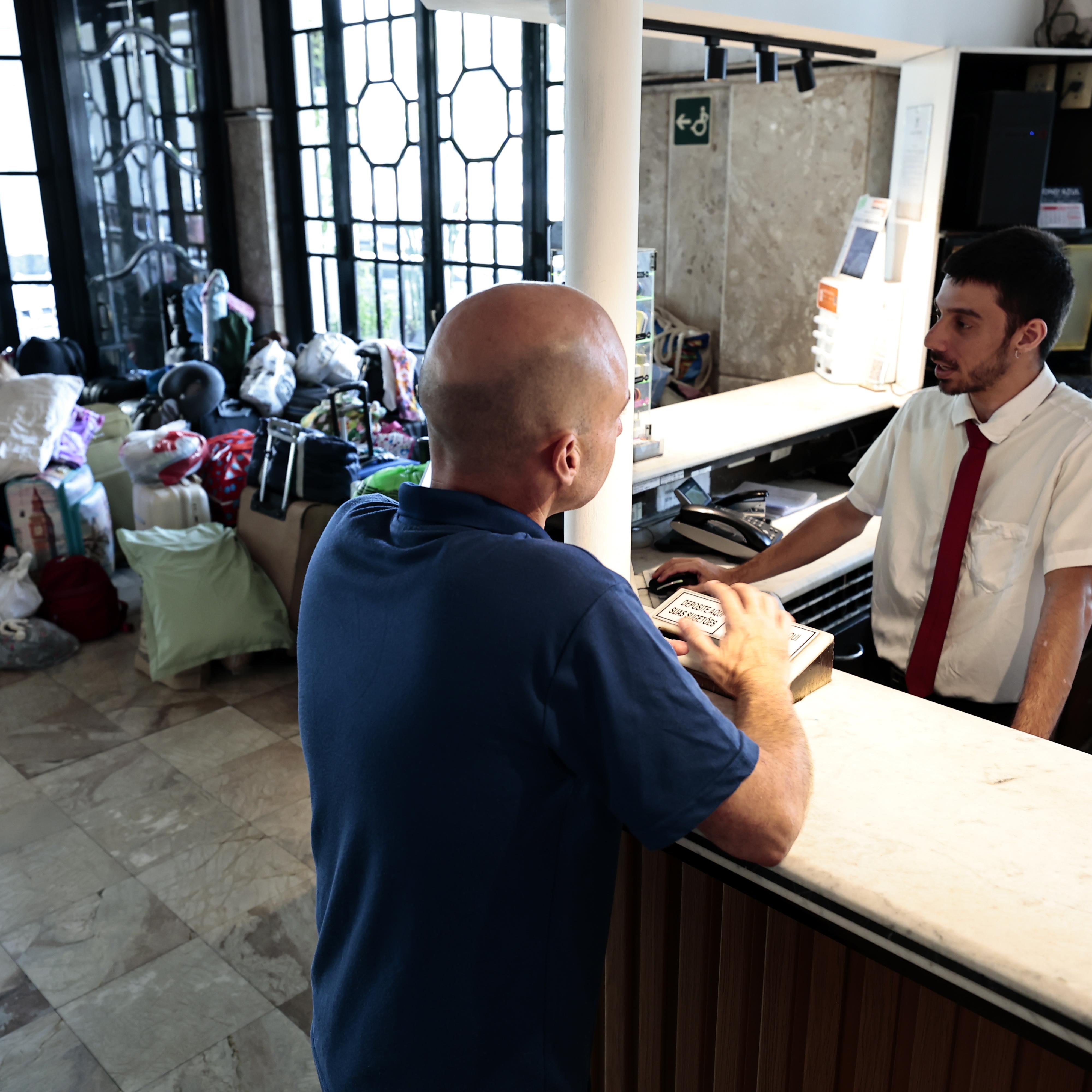 Após reserva, hóspede recebe QR Code. Ao acessá-lo, é direcionado ao sistema, com dados já preenchidos