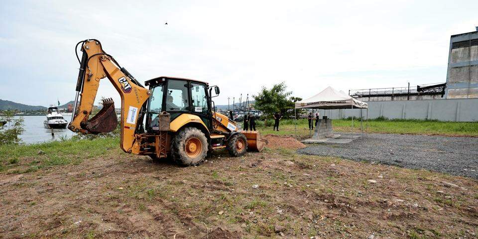The new building will be located at Praça Almirante Gago Coutinho, next to the Terminal Pesqueiro Público de Santos and in front of the convention center