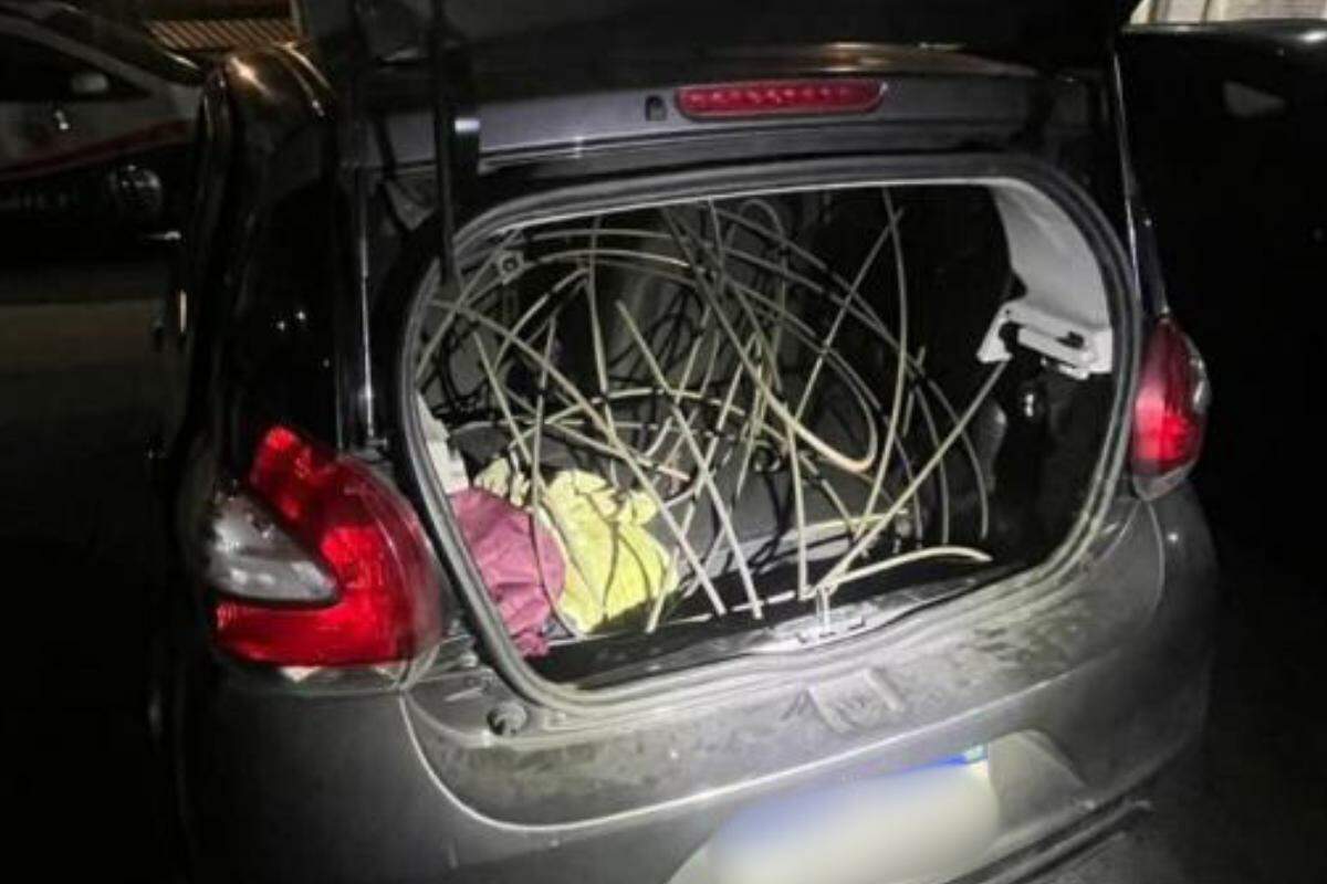 Sistema do CCO identificou ação no Centro e acionou a PM, que abordou suspeitos com fios furtados e cartões bancários