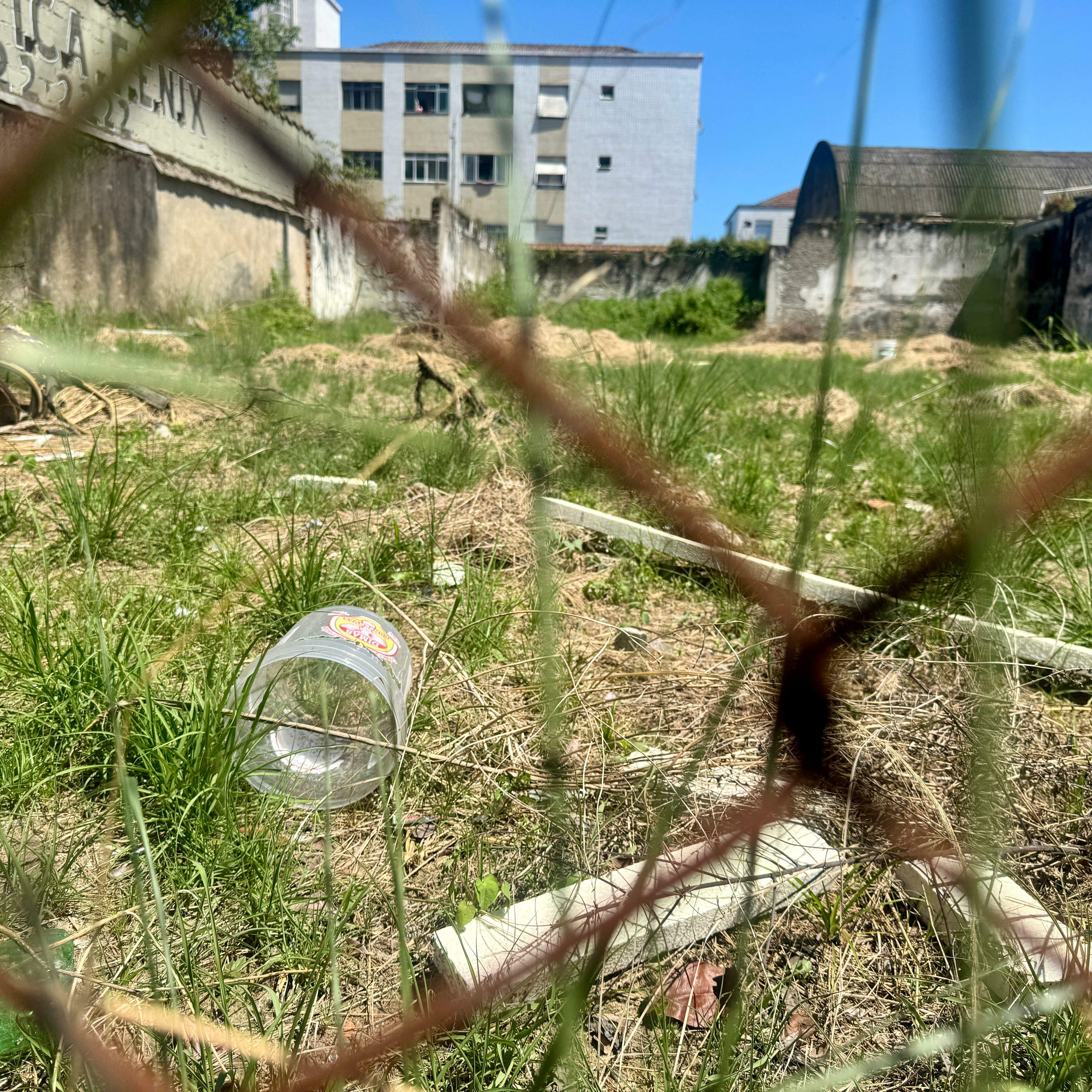 Nem todos os donos de imóveis permitem entrada de agentes, o que prejudica eliminação de criadouros