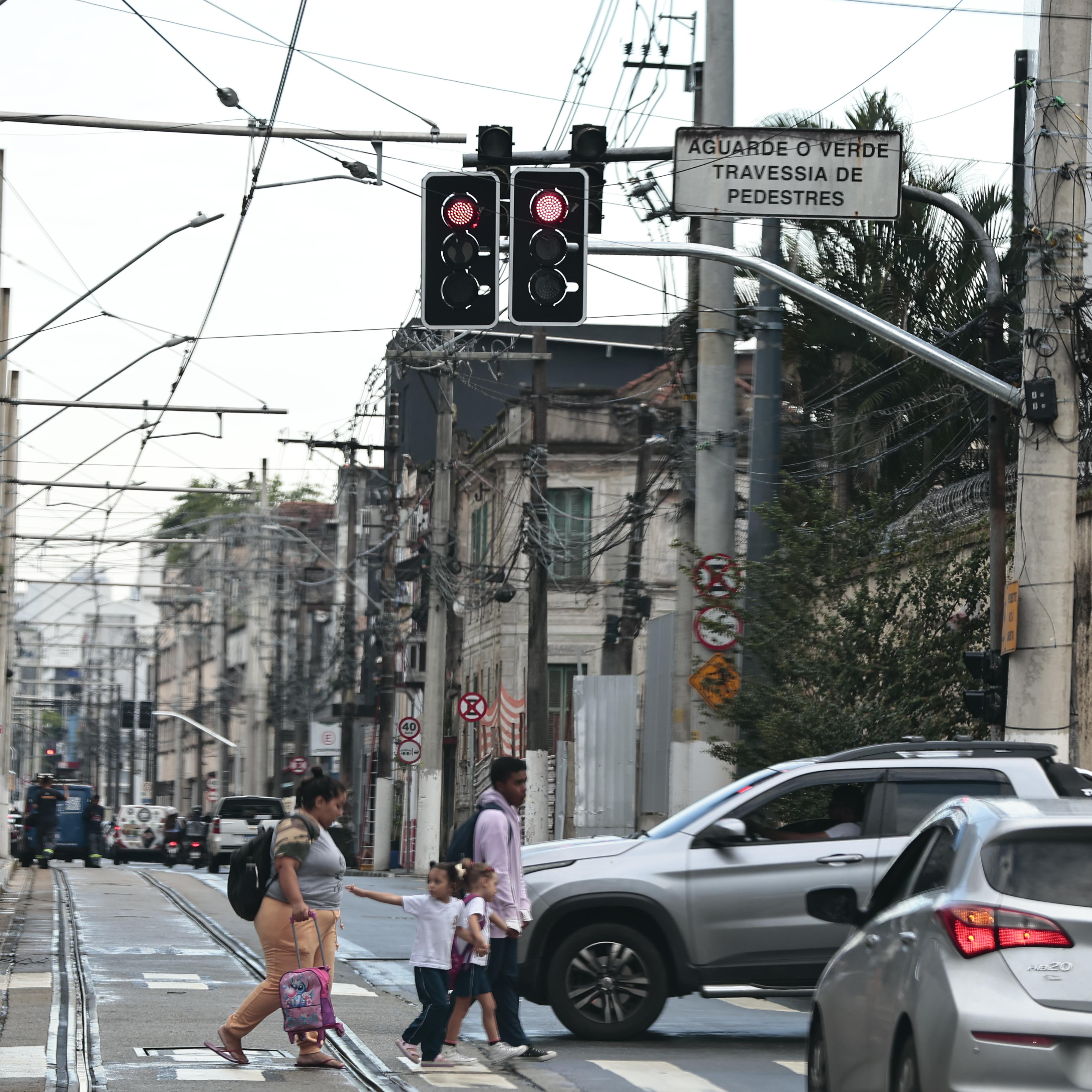 Exemplo é o cruzamento das ruas Sete de Setembro e Constituição