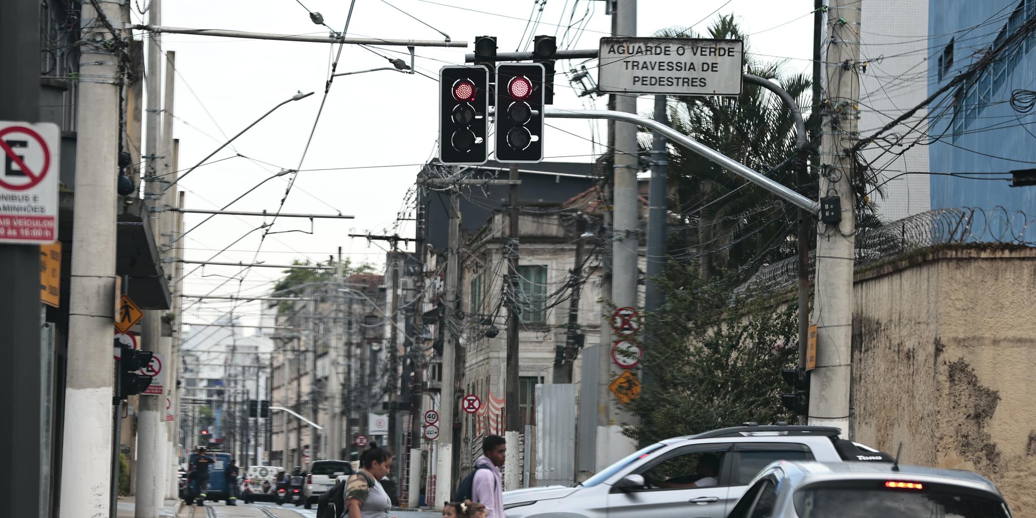 Exemplo é o cruzamento das ruas Sete de Setembro e Constituição