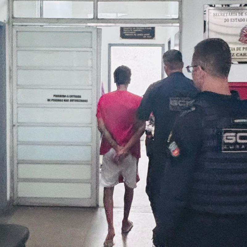 O homem permaneceu detido e à disposição da Justiça
