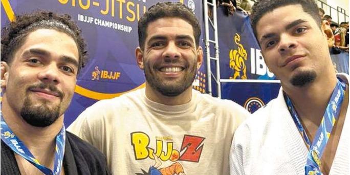 Heitor, Otávio e Álvaro tentam ampliar as fontes de renda no universo do jiu-jítsu com projetos paralelos
