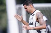 O zagueiro Lucas Veríssimo deve estrear entre os titulares do Santos no duelo contra o Cruzeiro deste domingo (22), em Belo Horizonte