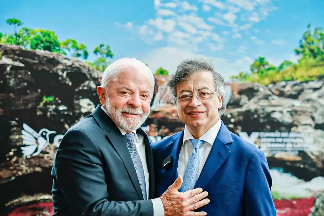 Lula e Petro reiteraram a importância de fortalecer as instâncias multilaterais regionais