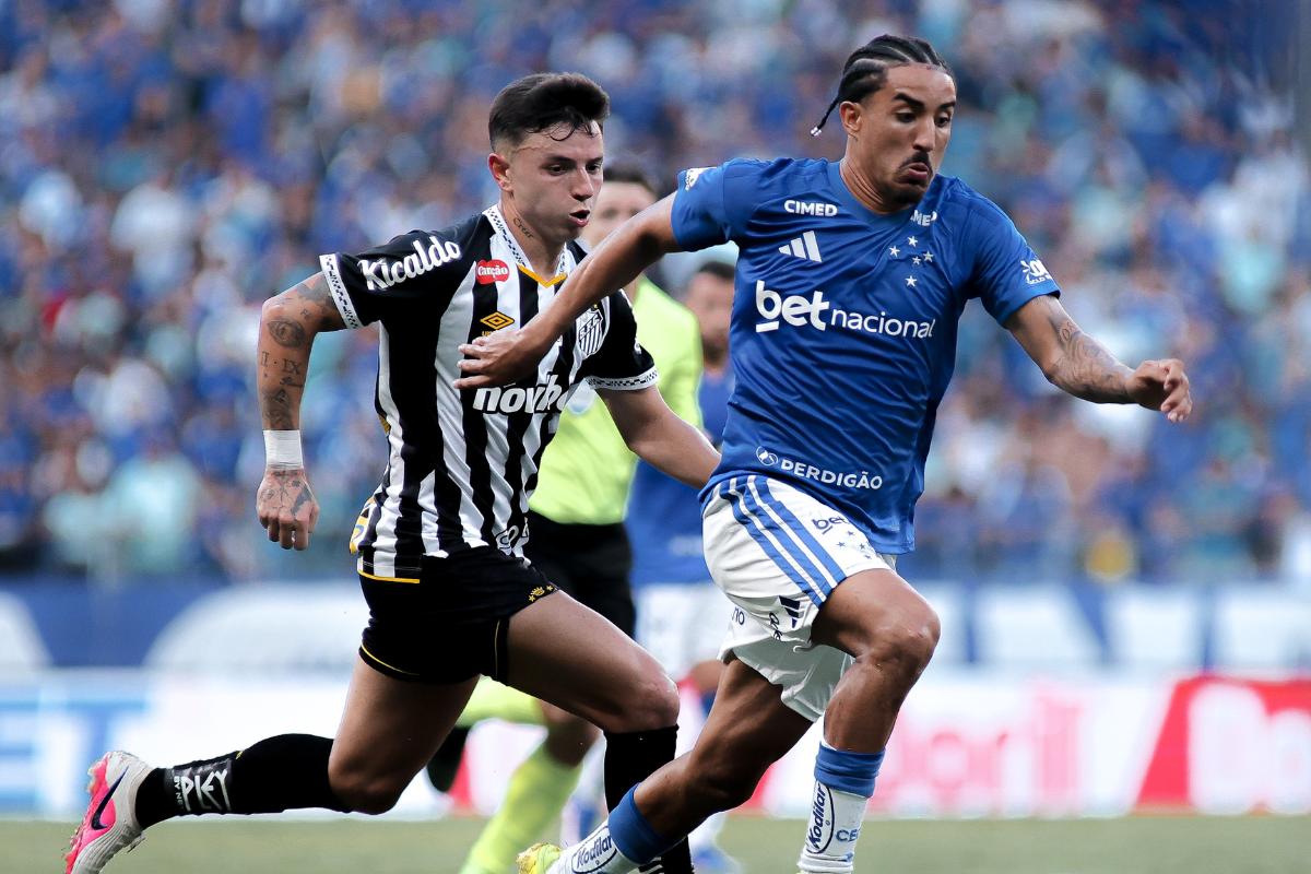 O jogo marcou a estreia do técnico Cuca