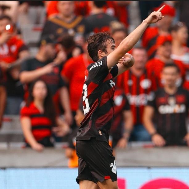 A última vez que o Athletico tinha vencido um "Athletiba" foi em maio de 2023, quando fez 3 a 2