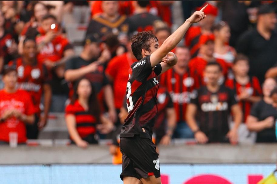 A última vez que o Athletico tinha vencido um "Athletiba" foi em maio de 2023, quando fez 3 a 2