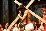 Desde 2018, o espetáculo da Paixão de Cristo é teatral. Mais de 100 moradores da Cidade participam dele