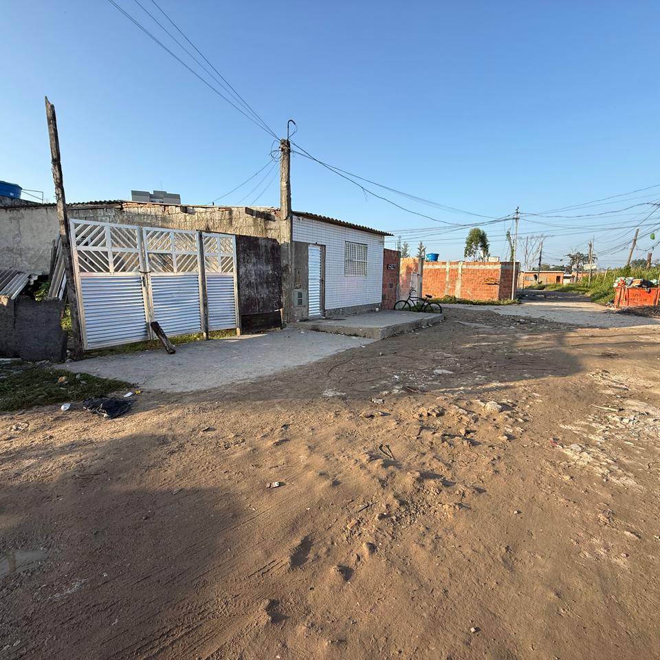 Crianças foram achadas mortas dentro de um carro em um terreno na Vila Sônia, em Praia Grande
