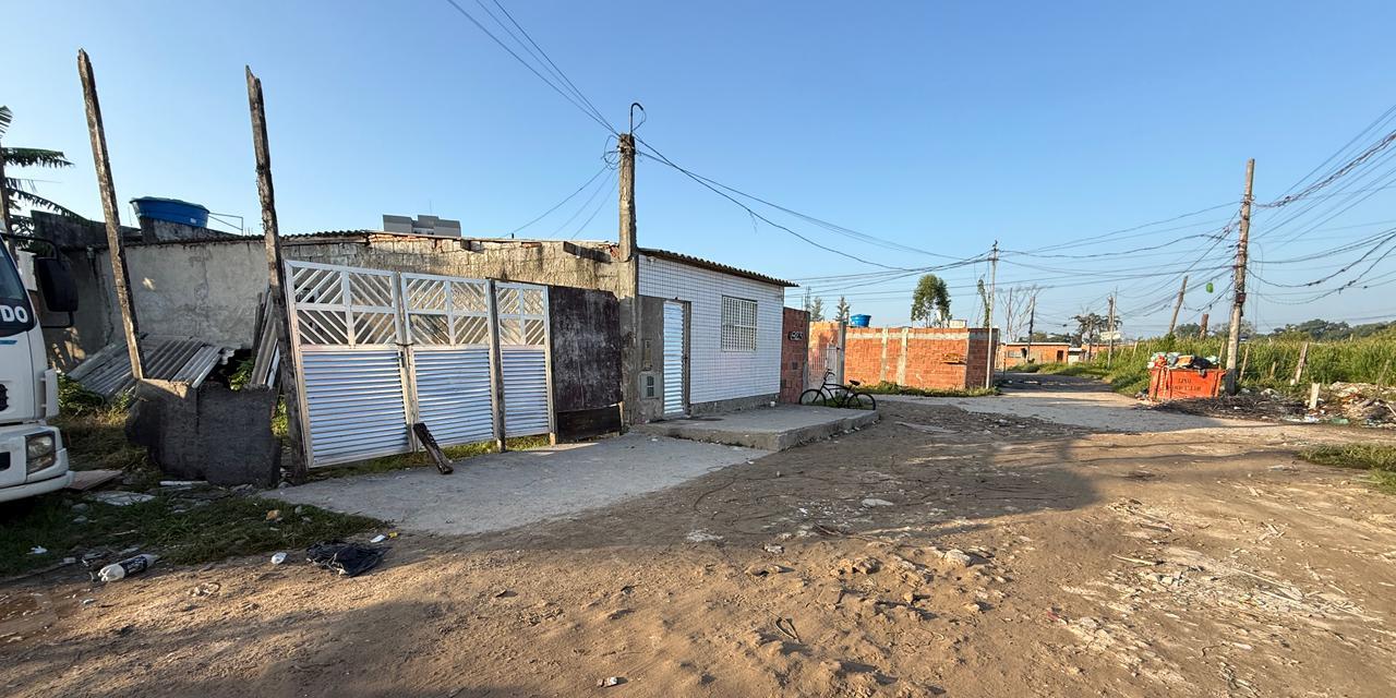 Crianças foram achadas mortas dentro de um carro em um terreno na Vila Sônia, em Praia Grande