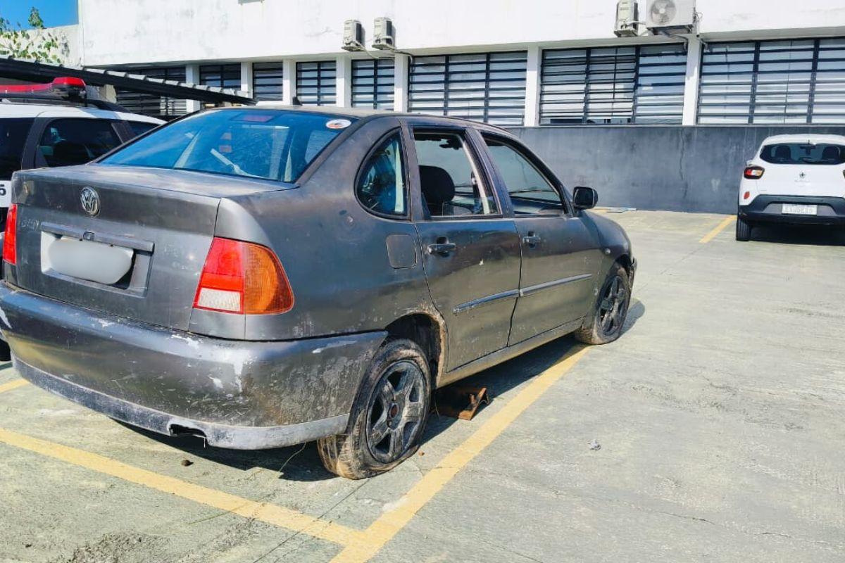Crianças foram encontradas mortas dentro de carro estacionado em um terreno na Vila Sônia, em Praia Grande