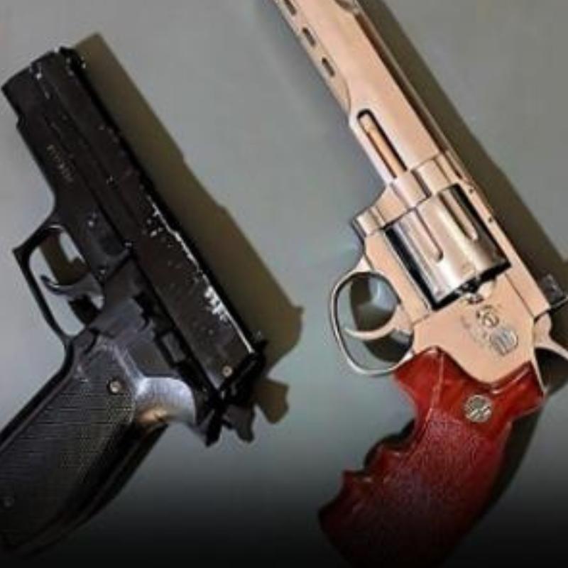 Suspeito, que estava em saída temporária, foi flagrado com revólver de numeração suprimida, simulacro e munições após denúncia de ameaças no bairro Bopiranga