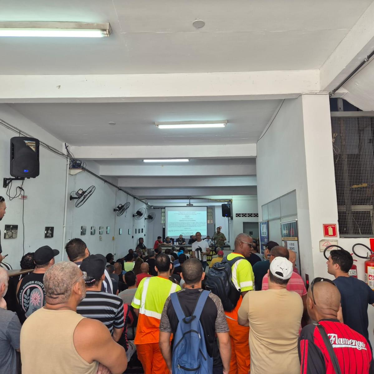 Decisão dos estivadores sobre paralisação às quartas-feiras veio em assembleia realizada no último dia 16