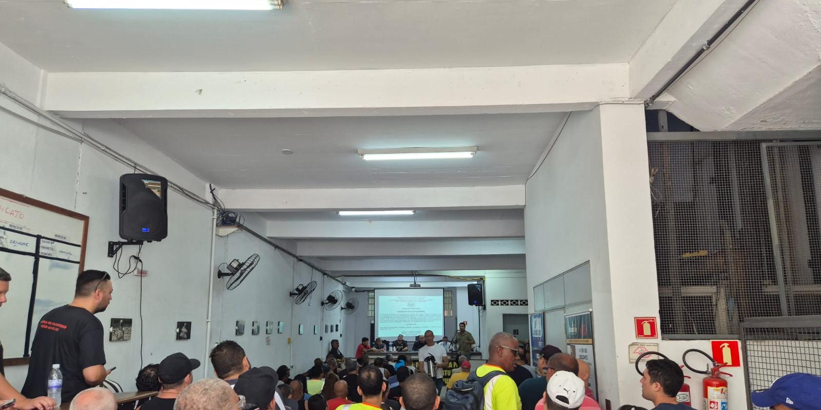 Decisão dos estivadores sobre paralisação às quartas-feiras veio em assembleia realizada no último dia 16
