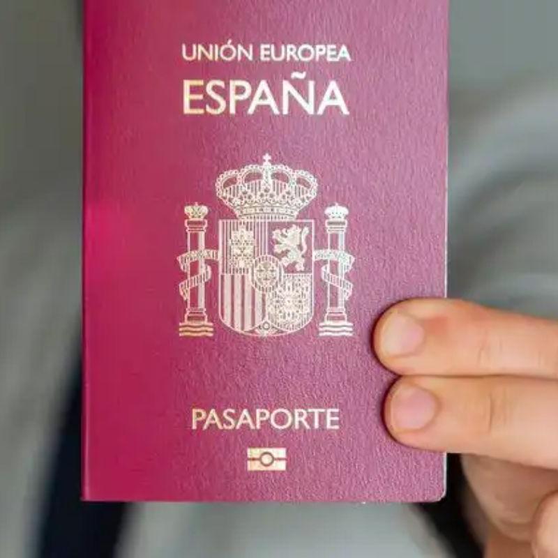 Espanha abre regularização de imigrantes e mais de 25 mil brasileiros podem ser beneficiados 