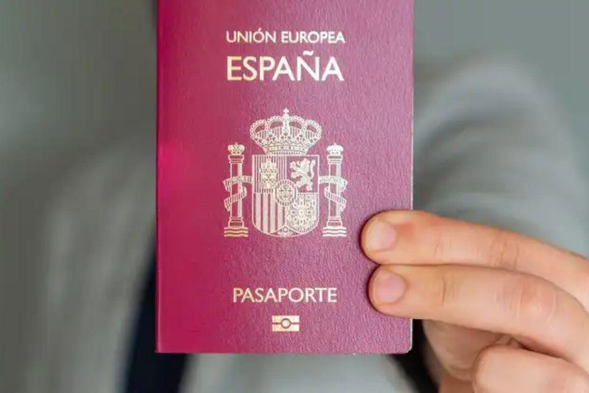Espanha abre regularização de imigrantes e mais de 25 mil brasileiros podem ser beneficiados 