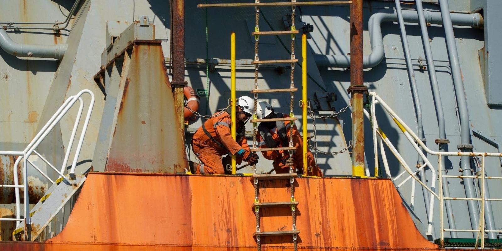 Iniciativa tem como objetivo capacitar jovens para o mercado de trabalho com foco em portos e logística