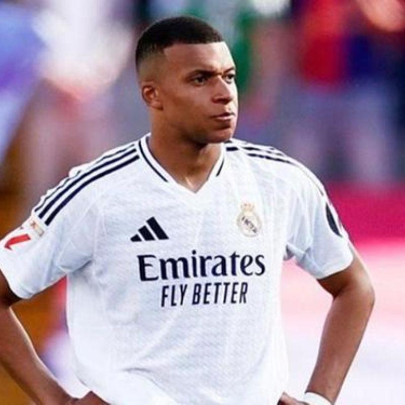 Real Madrid realiza exame no joelho errado de Mbappé e atrasa tratamento de lesão, diz jornal