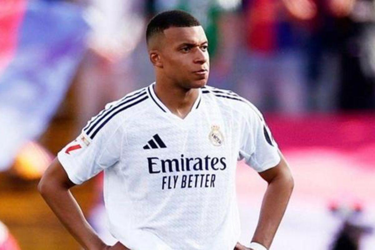 Real Madrid realiza exame no joelho errado de Mbappé e atrasa tratamento de lesão, diz jornal
