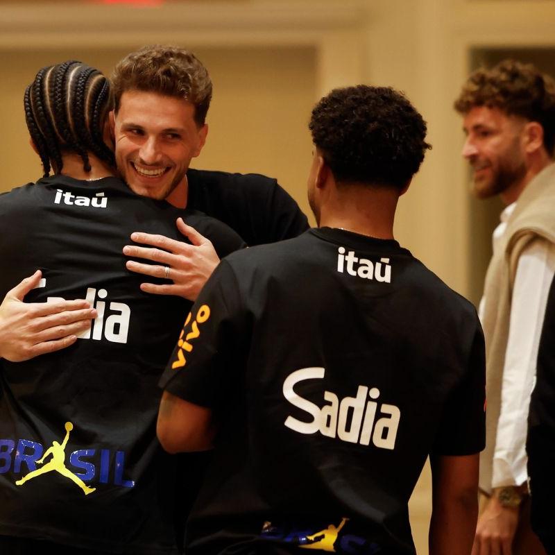 Brasil reencontra França após 11 anos e expõe desafio de renovação na seleção