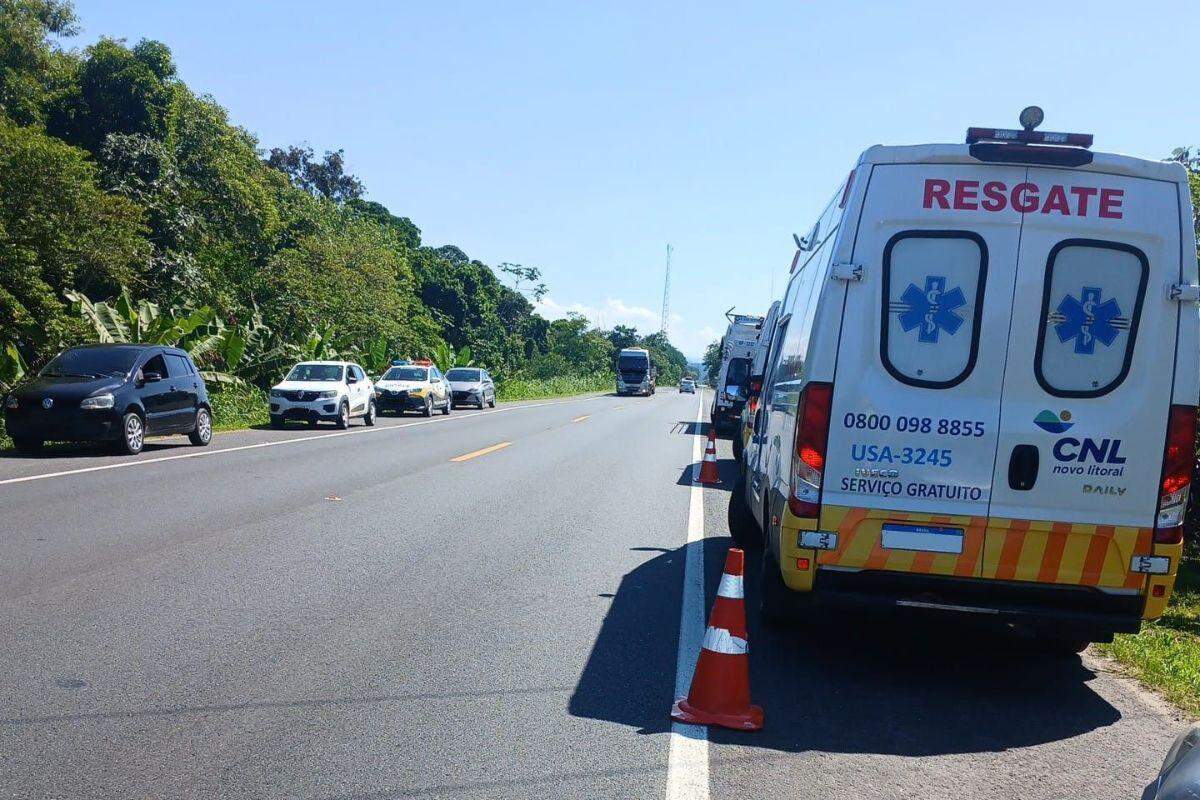 Mulher chegou a ser atendida por socorristas da concessionária que administra a rodovia, mas teve a morte constatada no local