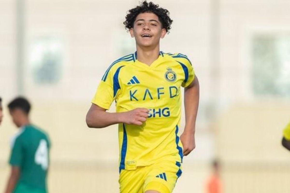 Cristiano Júnior joga atualmente nas categorias de base do Al Nassr e se destaca como um promissor ponta direita