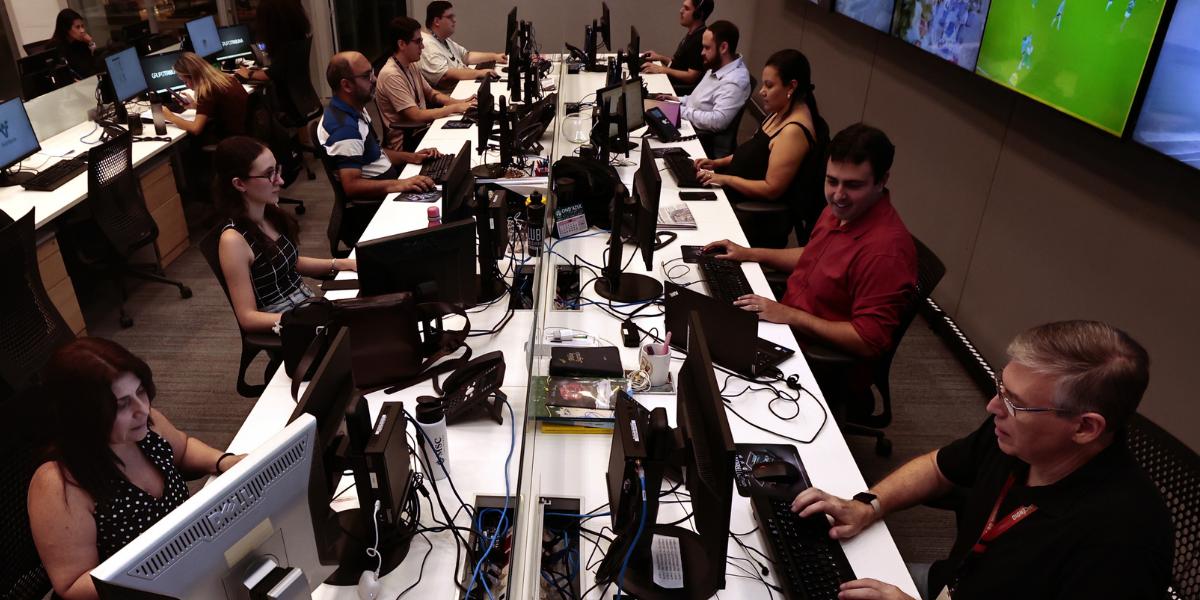 Redação do site, existente desde uma época em que poucos dispunham de internet: relevância é nacional