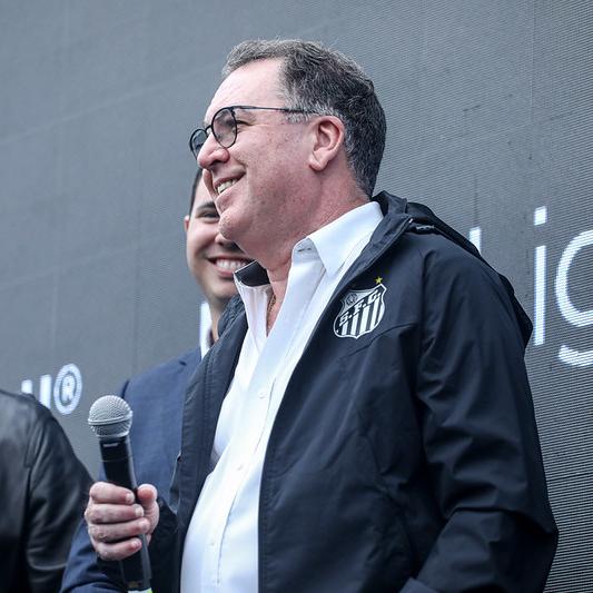 Neymar da Silva Santos e Marcelo Teixeira, durante inauguração da nova estrutura da base, em junho de 2025