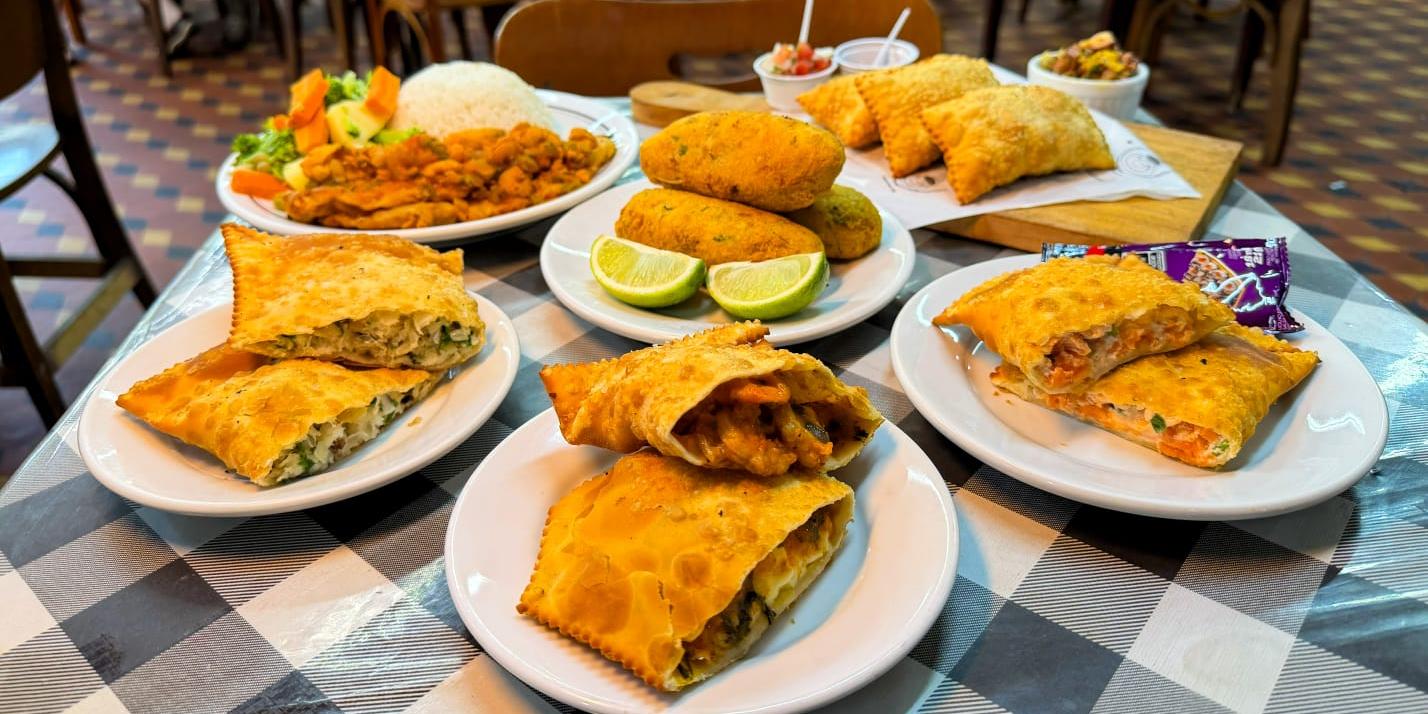 A grande novidade para a Semana Santa é o pastel de polvo; Café Carioca, no Centro de Santos, ainda tem os sabores siri, camarão, salmão e bacalhau
